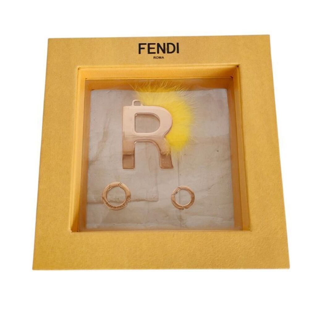 Good Fendi Abclick Initial Charm R Gold Color Yel… - image 1